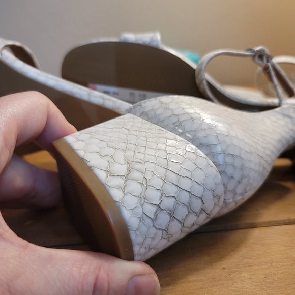 NWT Steve Madden Renee White and Grey Heels - Picture 6 of 14